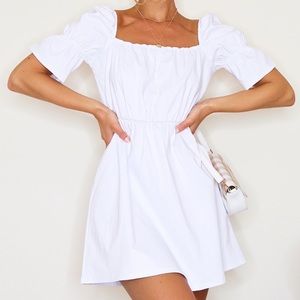White square neck puff sleeve shift dress